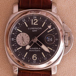 Panerai Luminor GMT 