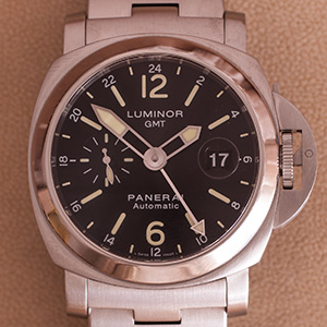 Panerai Luminor 44 GMT 