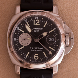 Panerai Luminor GMT 