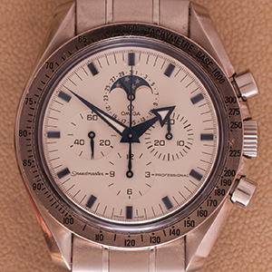 Omega Speedmaster broad arrow moonface chrono 