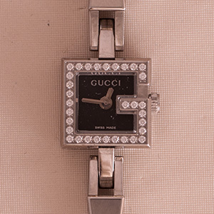 Gucci G-mini Diamonds 