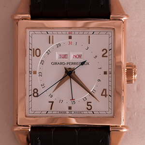 Girard-Perregaux Vintage 1945 Triple Calendar 